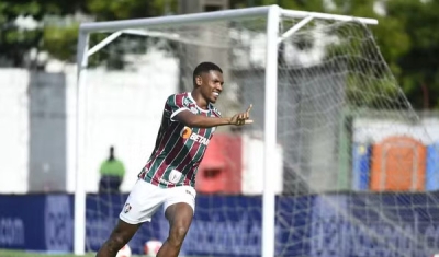 Garotos do Fluminense sofrem, mas conquistam primeira vitória no Carioca