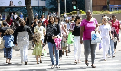 Taxa de desemprego cai para 7,8% em agosto, revela IBGE