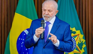 Lula quer devolver relógio de luxo, alvo do TCU, à União