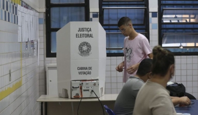 Deputados aproveitam janela partidária para firmar alianças nos municípios