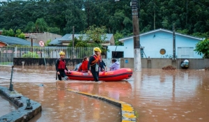 Lira convoca instalação de comissão para analisar PEC que reserva emendas para o combate a desastres naturais