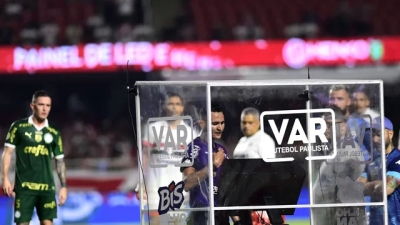 São Paulo e Palmeiras empatam em jogo com polêmicas do VAR