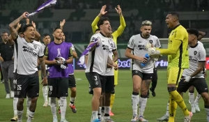 Botafogo abre 2 a 0 e cede empate, mas elimina Palmeiras e vai às quartas da Libertadores