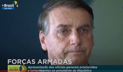 Bolsonaro chora e não discursa durante evento das Forças Armadas