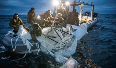 Estados Unidos recuperam destroços do balão chinês do mar