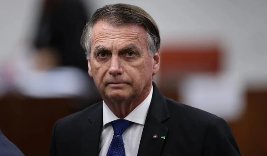 Bolsonaro teve crise de soluços por 36 horas, informa relatório médico ao STF