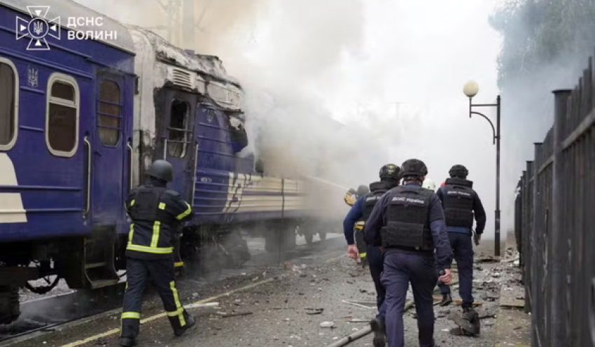 UE acusa Rússia de atacar estação ferroviária na fronteira da Ucrânia com a Polônia após passagem de trem com autoridades europeias
