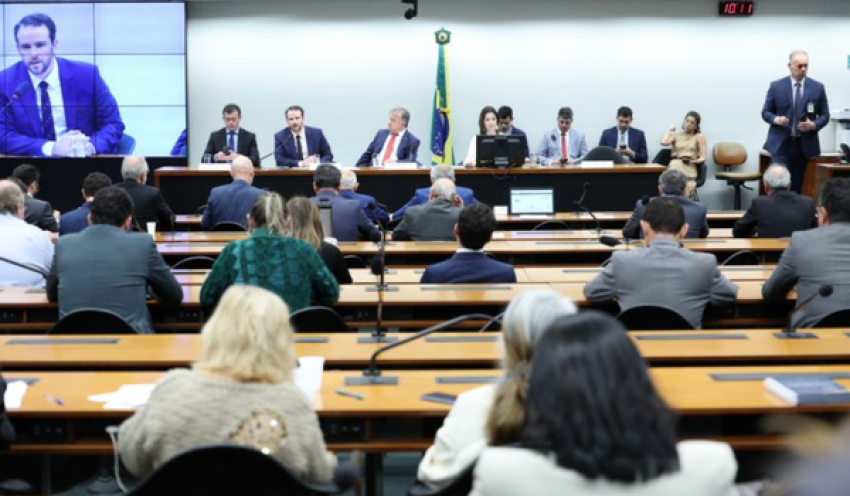 Ministro da Fazenda defende restrições em projetos que aumentam despesas do governo