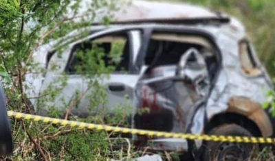 Jovem de 18 anos morre após carro bater em poste e capotar na PB; motorista estava bêbado