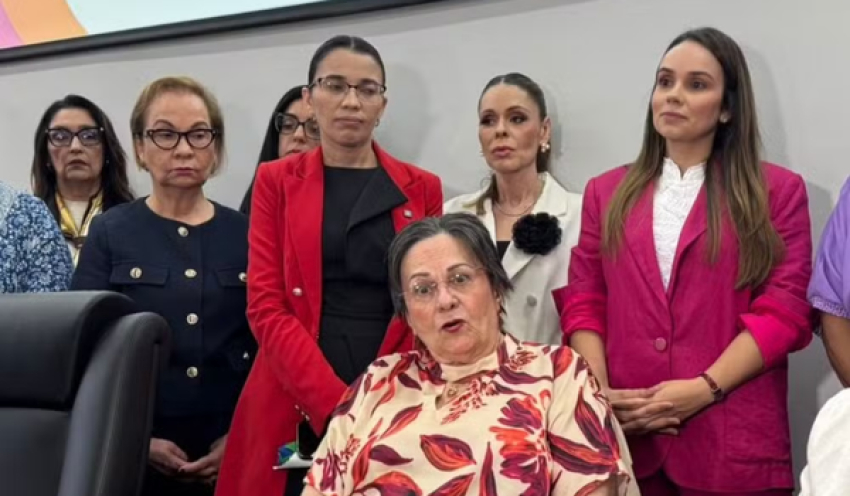 Maria da Penha alerta para falta de políticas públicas para mulheres em pequenos municípios durante palestra na PB