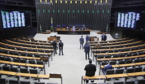 Câmara dos Deputados aprova 13 projetos para combater a violência contra a mulher