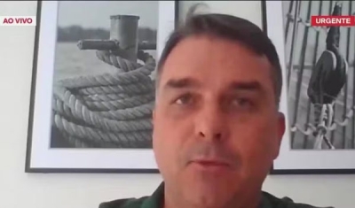 Flávio Bolsonaro nega ter recebido informações da Abin e diz que alegação é &#039;absurdo completo&#039;