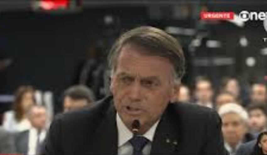 'Nunca se falou em golpe, golpe é uma coisa abominável', diz Bolsonaro em depoimento