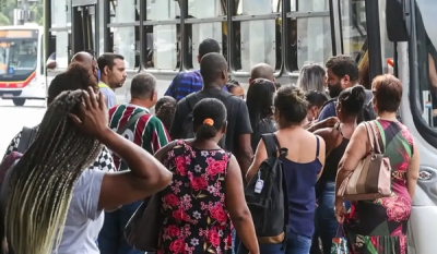 Taxa de desemprego fica em 6,6% no trimestre encerrado em abril