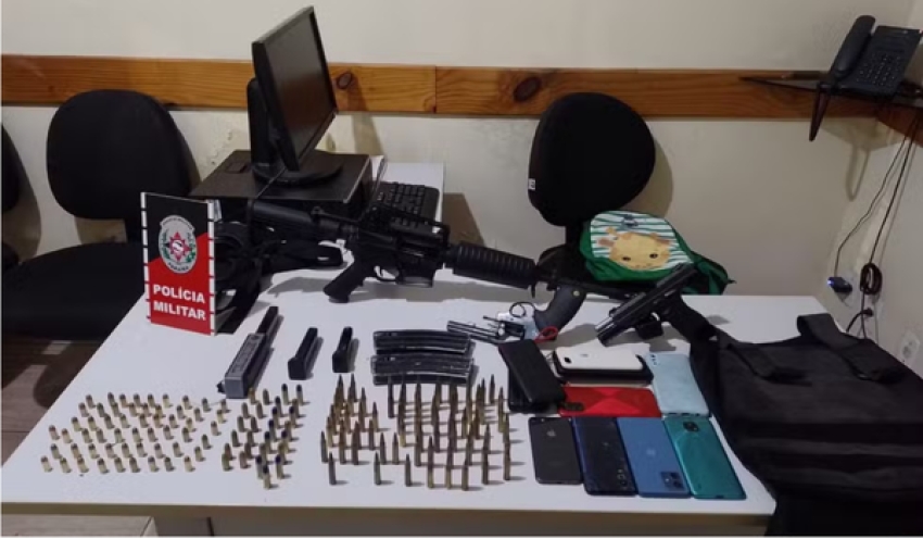 Grupo é preso suspeito de integrar facção criminosa e trocar tiros com a polícia, na PB