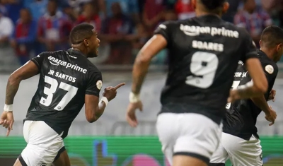 Botafogo vence o Bahia na Fonte Nova em noite de garçom de Tiquinho