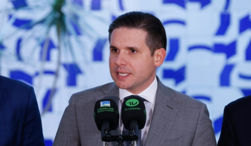 Hugo Motta defende emendas parlamentares e critica comparação com penduricalhos