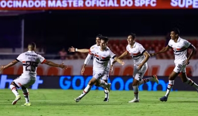 Reservas do São Paulo vencem o Água Santa em noite com golaço de Bobadilla