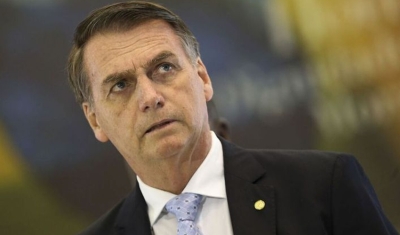 Bolsonaro troca 11 embaixadores e nomeia 14 militares para funções de comando