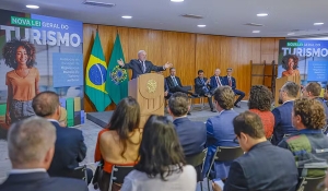 Lula sanciona lei que autoriza fundo de aviação a emprestar dinheiro para companhias aéreas