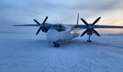 Avião pousa em rio congelado por engano na Rússia