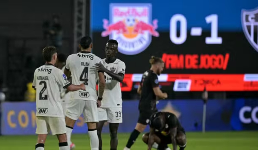 Lei do ex! Atlético-MG vence o Bragantino com gol de Cuello pelas oitavas da Sul-Americana