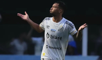 Em duelo direto contra o Z-4, Santos goleia o Vasco em jogo com três expulsões