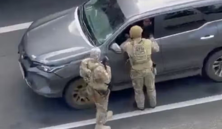 Dono da Pixbet, investigada por exploração de jogos de azar, é abordado pela PF e tem carro apreendido, na Paraíba