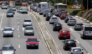 Pagamento do IPVA de placa final 2 com desconto de 10% pode ser feito até esta terça-feira (28)