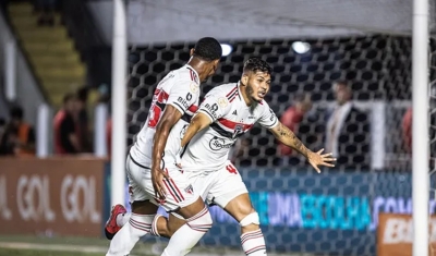 Quase de férias, São Paulo vence na Vila e segura o Bragantino no Brasileirão