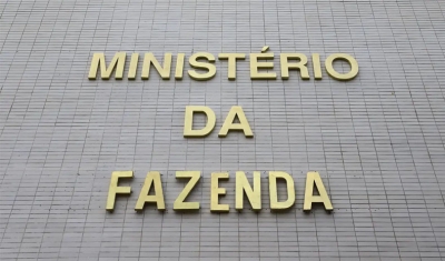 Fazenda reduz previsão oficial de crescimento do PIB para 3%