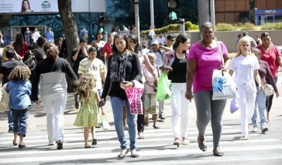 Taxa de desemprego fica em 7,6% no trimestre encerrado em janeiro