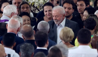 Lula vai velório de Pelé em seu primeiro compromisso oficial fora de Brasília