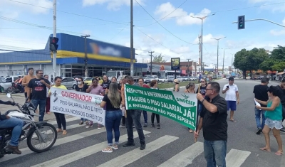 Enfermeiros fazem ato em João Pessoa cobrando pagamento de piso salarial