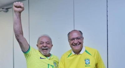 Após varredura antibomba da PF, Lula assiste ao jogo do Brasil contra Suíça na sede da transição