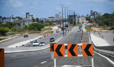 Obras da triplicação rompem adutora e deixa bairros da Grande JP sem água