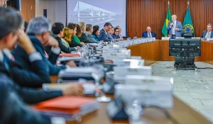 Preocupado com segunda metade do governo, Lula reúne ministros para analisar situação do país