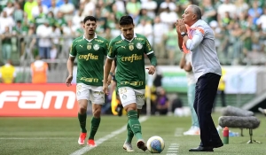 Palmeiras identifica torcedor que cuspiu em Tite, do Flamengo, e fará boletim de ocorrência