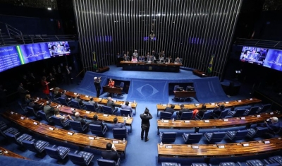 Congresso promulga emenda que mantém cidadania brasileira de quem obtém outra nacionalidade